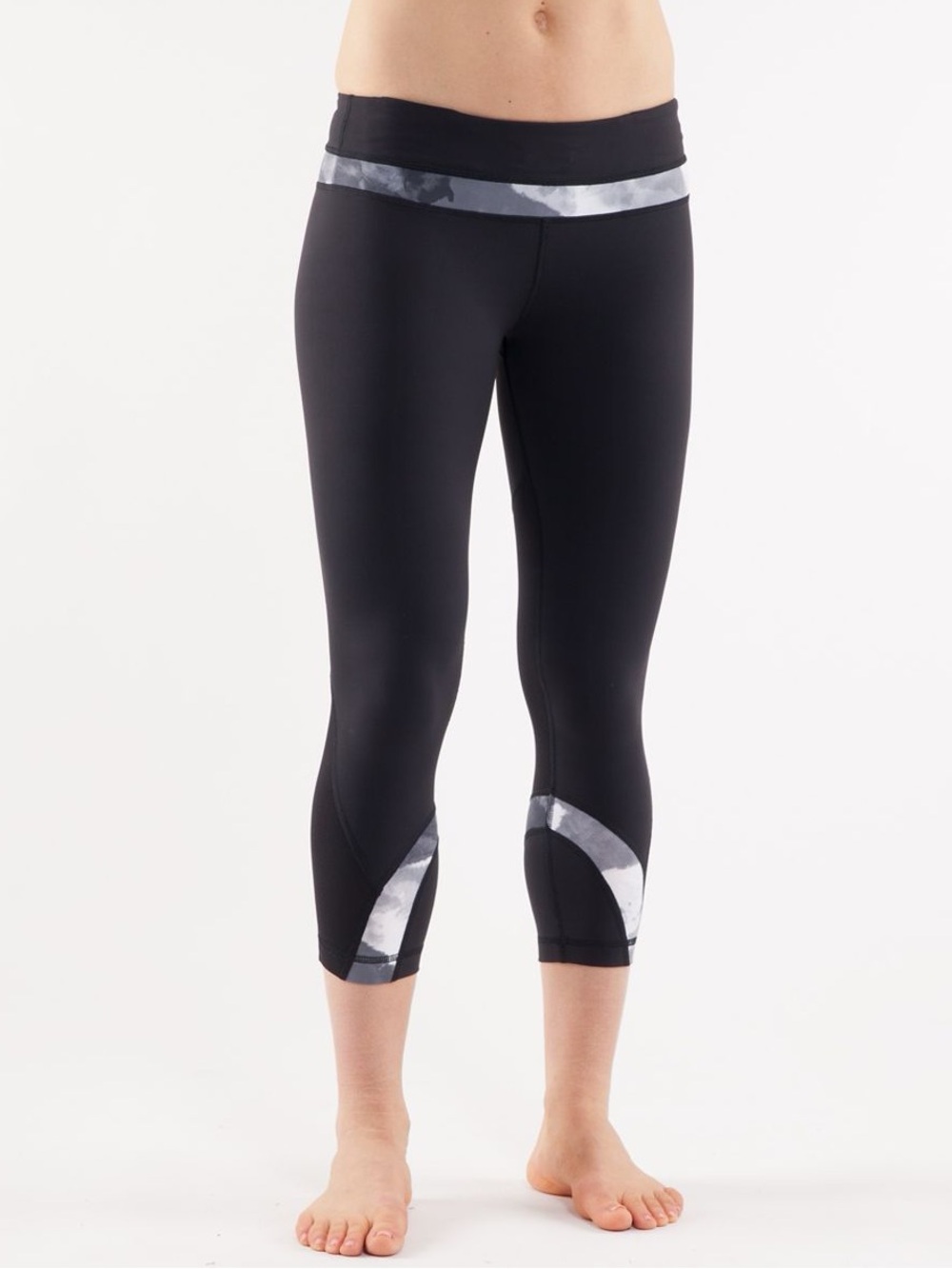 LULULEMON RUN INSPIRE CROP II Size 6